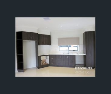 Light-Filled & Inviting Home - Photo 3