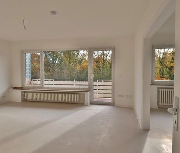 Schöne, helle renovierte Wohnung mit modernem Badezimmer und Balkon. - Photo 2