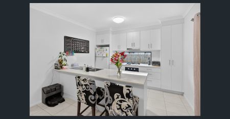 Picture Perfect Home at Mount Low - Photo 4