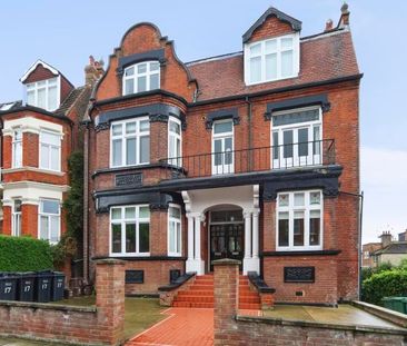 Studio Flat To Let - Photo 2