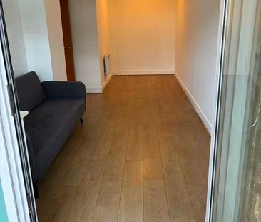2 Bed Flat, London, E15 - Photo 1