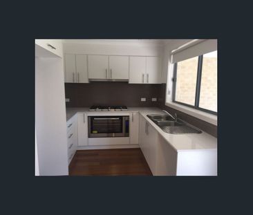 Modern 3 Bedroom Duplex - Photo 4