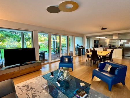 A louer: Grand appartement de standing avec terrasses et jardin - Foto 2