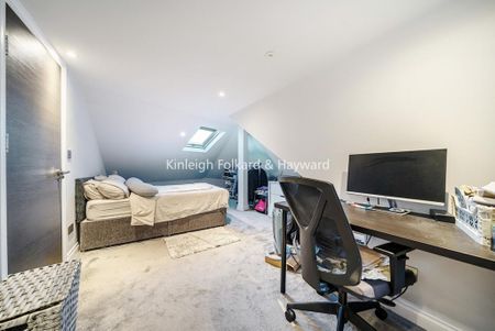 3 bedroom flat to rent - Photo 4