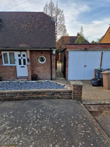 2 Bed Semi-Detached House, Alwyn Close, LU2 - Photo 5