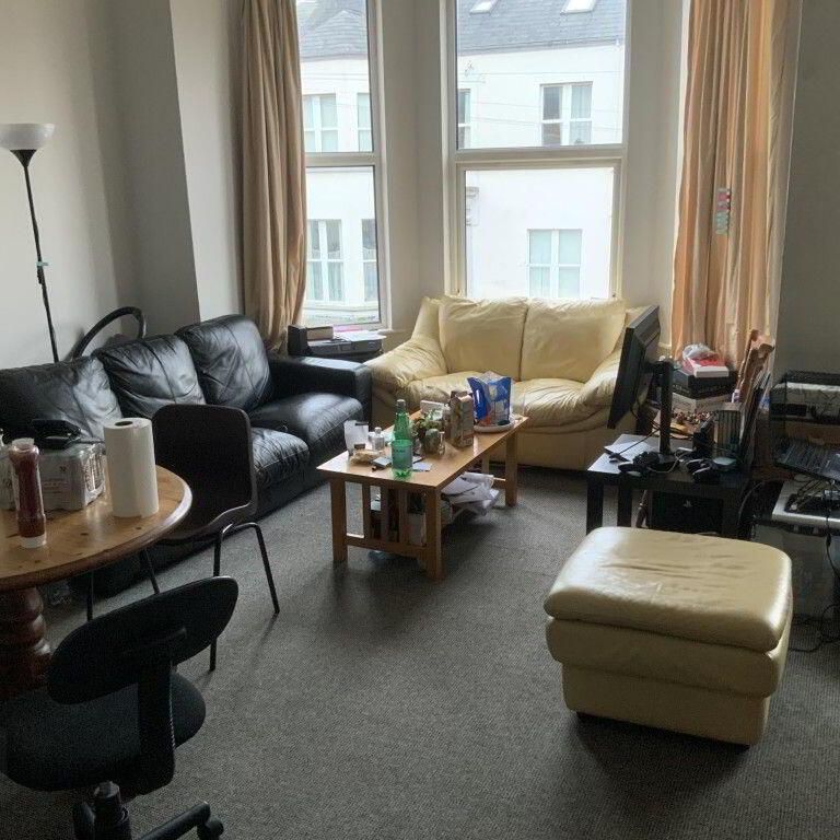 Flat 2, 21 Ashley Avenue, Belfast, BT9 7BT - Photo 1