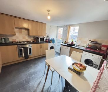 28 Richmond Mount, Leeds, LS6 1DF - Photo 4