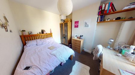 3 bedroom terraced house to rent - Photo 3