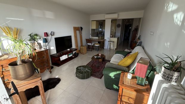 Grand T2 vue mer, parking et cave - Photo 1