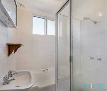 Spacious and well-maintained 2-bedroom unit in Roselands - Photo 4