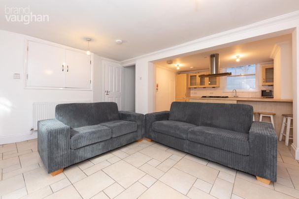 6 bedroom terraced house to rent - Photo 1