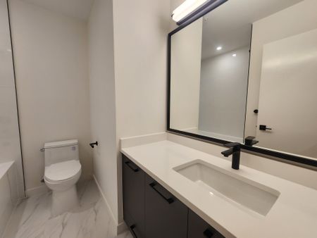 Stunning Two Bedroom Brand New Condo in Surrey with Parking and Leisure Facilities - Photo 5