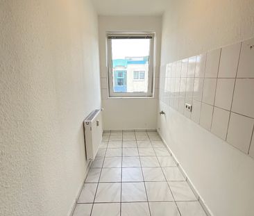 Frisch renoviert in Ihre eigene 2 Zimmerwohnung - Photo 2