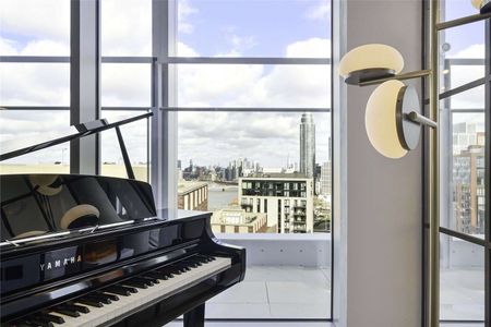 32 amenity spaces, including two rooftop swimming pools, rooftop terraces, sky-lounge bar, pet spa and games room. - Photo 4