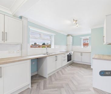 3 bedroom semi-detached house to rent - Photo 6