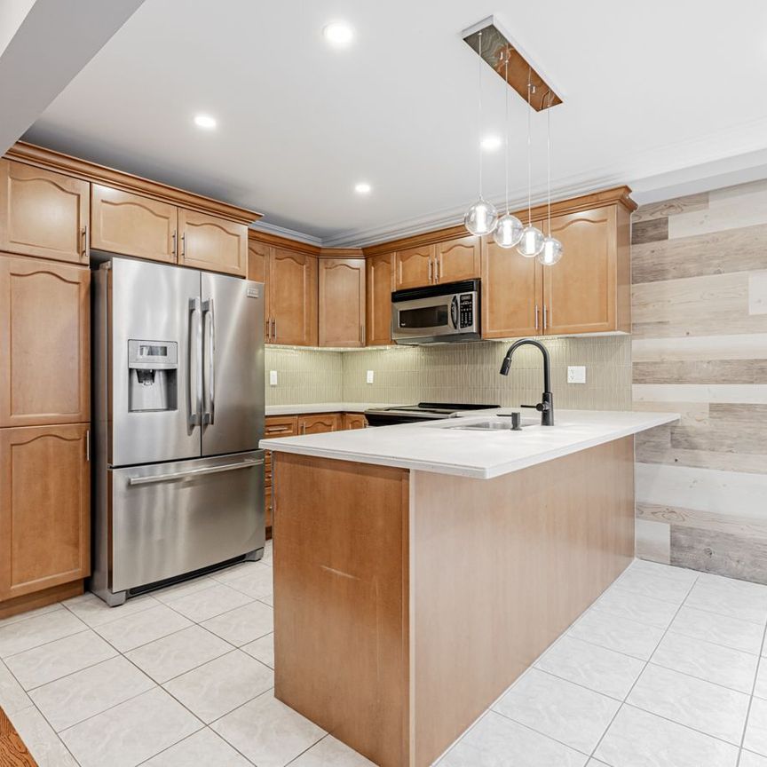 For Lease - 170 Knapton Drive, Newmarket, Ontario - Photo 1