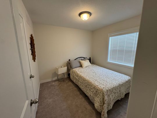 For Lease - 929 Broadway Boulevard, Peterborough, Ontario - Photo 1