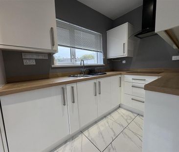 2 bedroom end of terrace house to rent - Photo 4