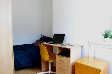 Avenue Road Extension (3 bed) - Photo 5