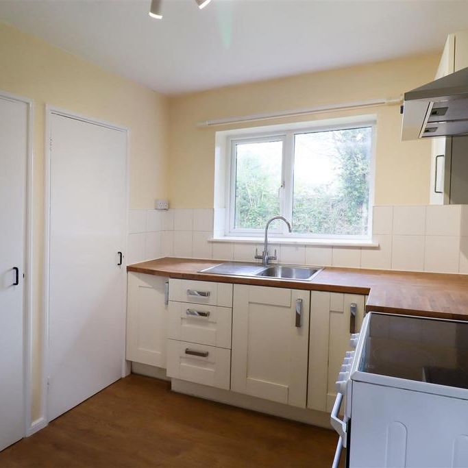 2 bedroom bungalow to rent - Photo 1