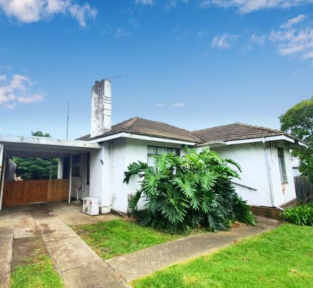 Well-Located Chadstone Home for Rent - Photo 1