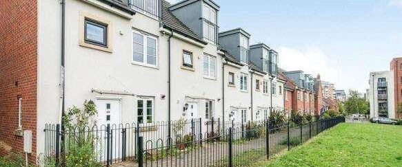 Sinclair Drive, Basingstoke, RG21 - Photo 1