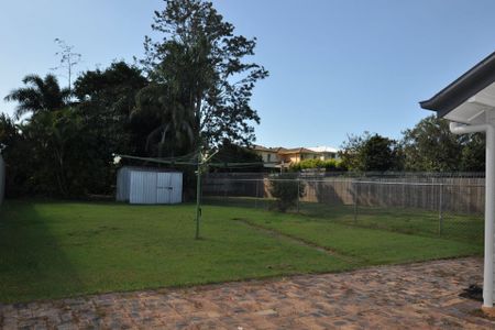 63 Haig Street, Wynnum West. - Photo 2