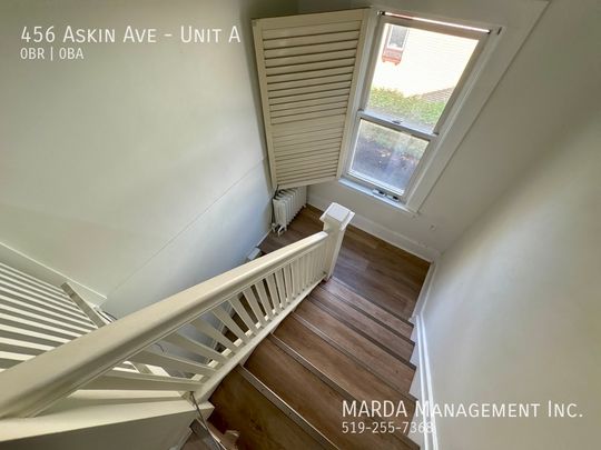 ROOM FOR RENT - STEPS FROM THE UNIVERSITY OF WINDSOR- ALL INCLUSIVE - Photo 1