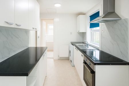 3 Bed Semi-Detached House, Cowper Street, LU1 - Photo 5