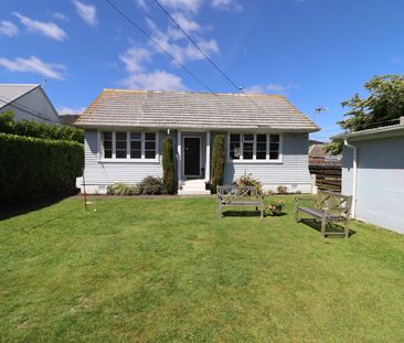 Situated in a highly sought after area, welcome to 66 Rata Street! - Photo 6