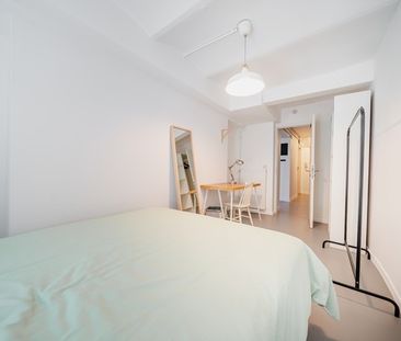 Room at Rue Charles Quint 55 - Photo 4