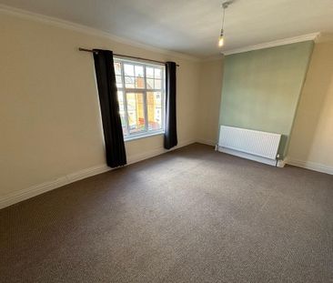 3 bedroom end of terrace house to rent - Photo 3