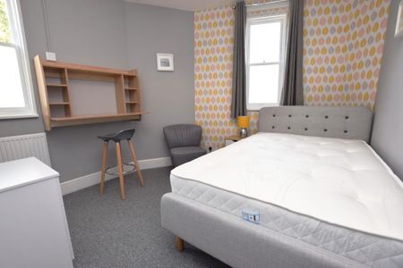 1 bedroom in a house share to rent - Photo 4
