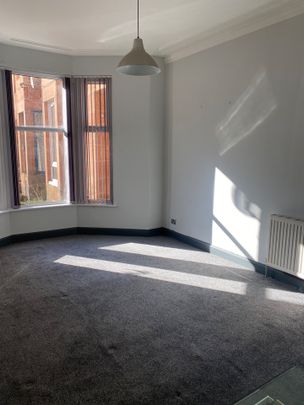 2 Bed Flat, Springhill Gardens, G41 - Photo 1