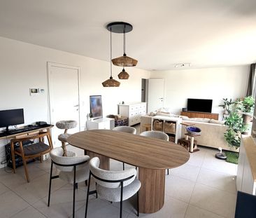 Lichtrijk en energiezuinig 2-slaapkamerappartement met terras en 2 ... - Photo 2