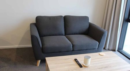 Stylish City Centre Apartment - Fully Furnished - Photo 2