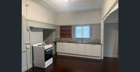 AVAILABLE NOW!!! Ideal Location with 1/4 Acre Block - Photo 2