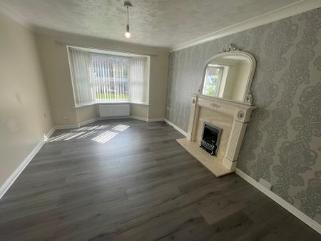 4 bedroom detached house to rent - Photo 2