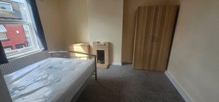 2 Bed - 48 Harold View, Hyde Park, Leeds - LS6 1PP - Student - Photo 3