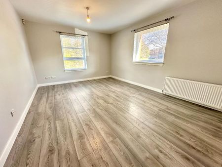 3 bedroom flat to rent - Photo 5