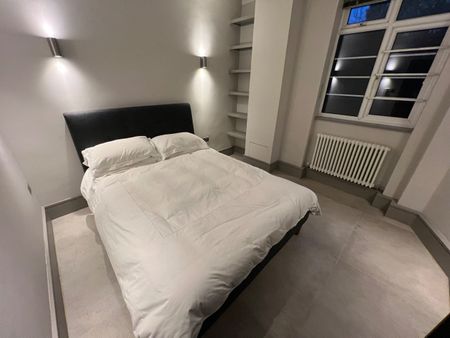 2 Bed Flat, Pembroke Road, W8 - Photo 3