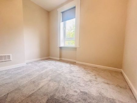 Springfield Avenue, A East Dunbartonshire, G64 1RG - Photo 2