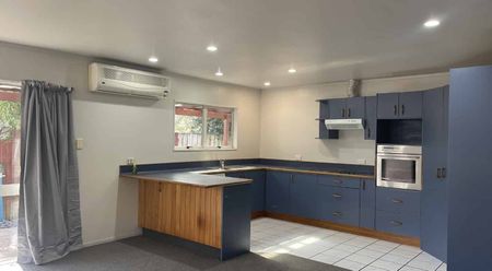 Three Bedroom Home In Mangapapa - Photo 5