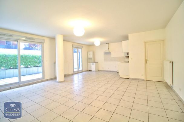 Location Appartement 3 pièces 75m² ST ETIENNE 42000 - Photo 1
