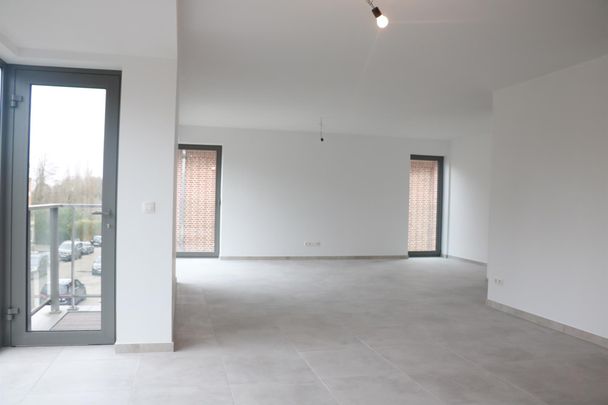 Zeer ruim duplex appartement met 3 slaapkamers - Photo 1