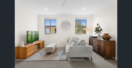 Light-Filled Apartment in Premium Lifestyle Location - Photo 3