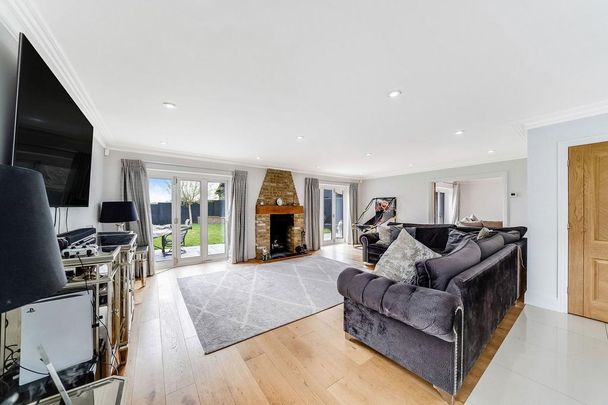 4 bedroom property to rent - Photo 1