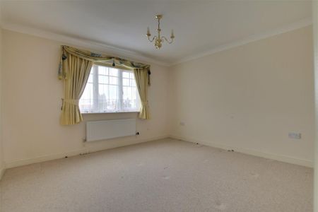 4 bedroom detached house to rent - Photo 4