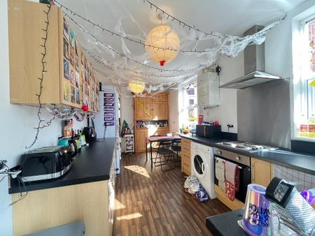 5 bedroom terraced house to rent - Photo 5