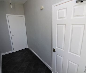 76 Walmersley Road, Bury - Photo 2